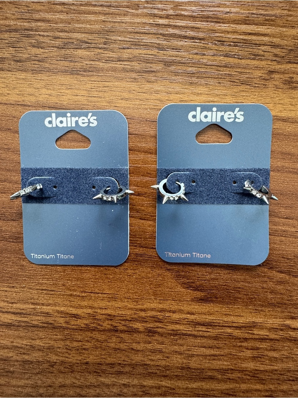 2 pairs of Claire’s titanium titane punk spike earrings new